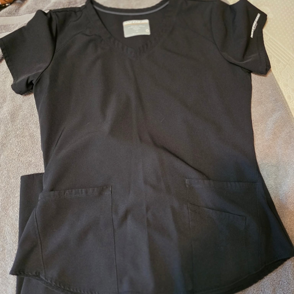Skechers Black V-Neck Top